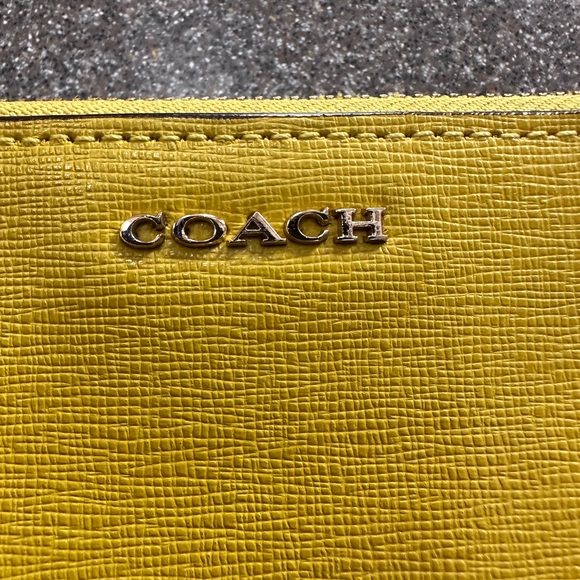 COACH Kylie Saffiano Leather Crossbody Bag Sunglow Yellow With Adjustable Strap - Picture 8 of 8